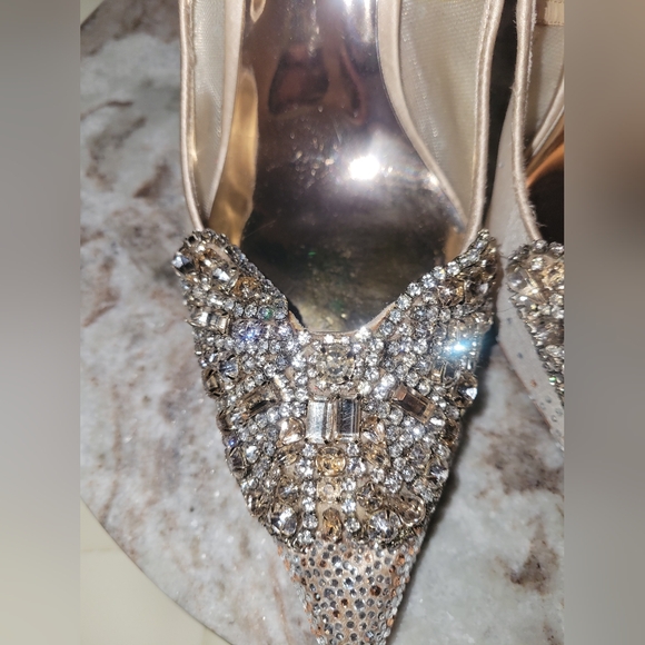 Badgley Mischka Glittering Silver Heels - Picture 12 of 16